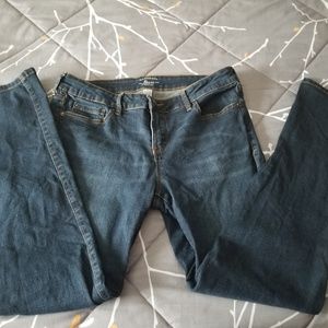 Bass size 8 straight leg jeans.